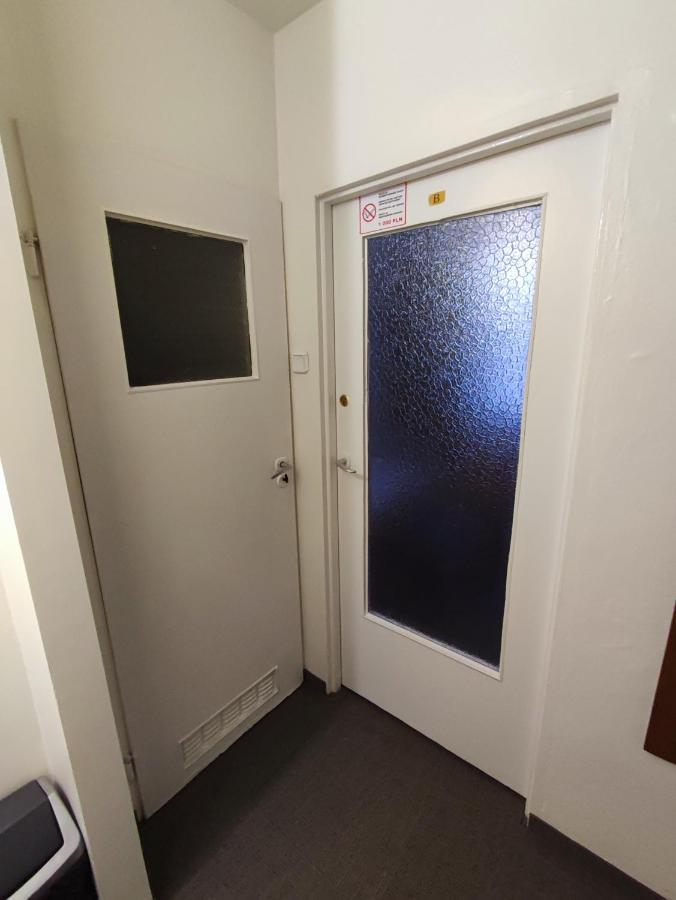 Plonia Economy Hostel Szczecin Bagian luar foto