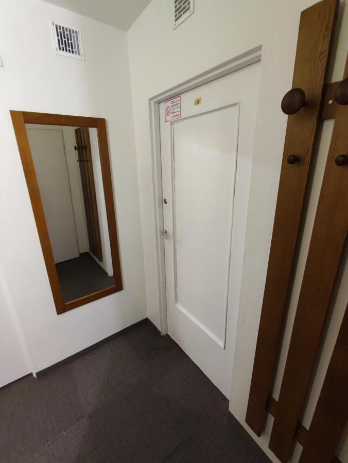 Plonia Economy Hostel Szczecin Bagian luar foto